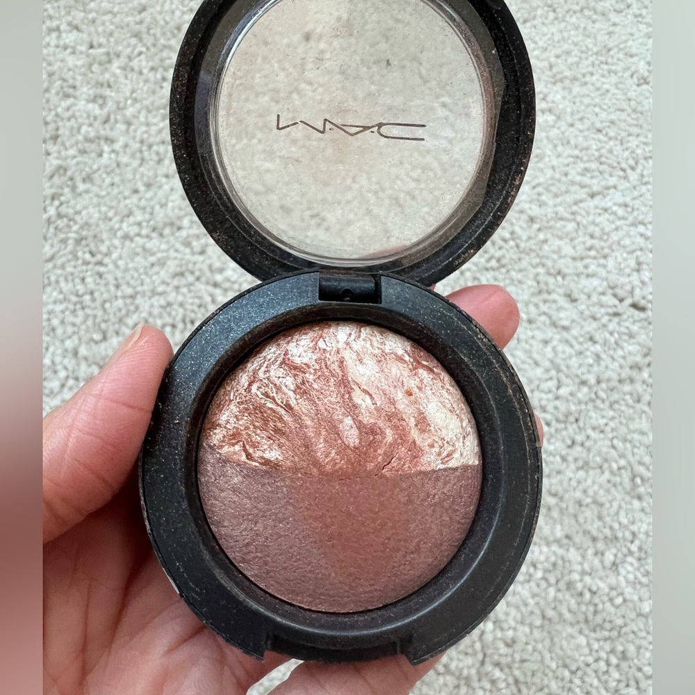 MAC Cosmetics Mineralize Blush In "Light over Dark" - Gently used